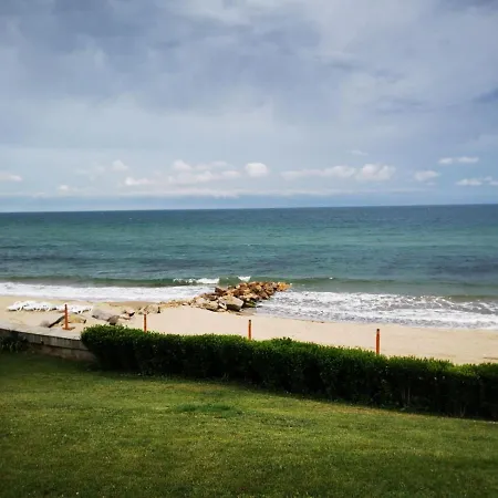Apartamento къща на брега на морето влас, Garden Of Eden Sveti Vlas